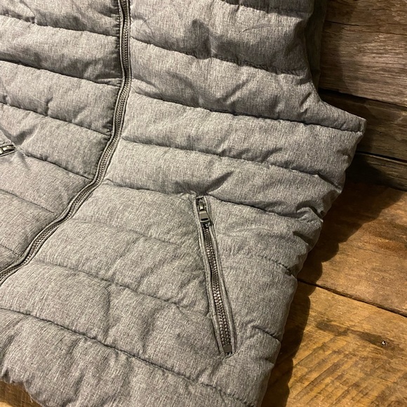 H&M Unisex Puffer Vest Soft Grey with Knit Collar - Size 38R, Men S or Women’s M - Picture 7 of 13